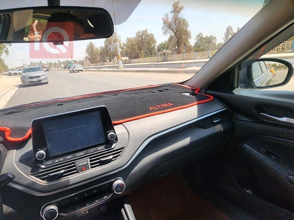 نيسان ألتيما